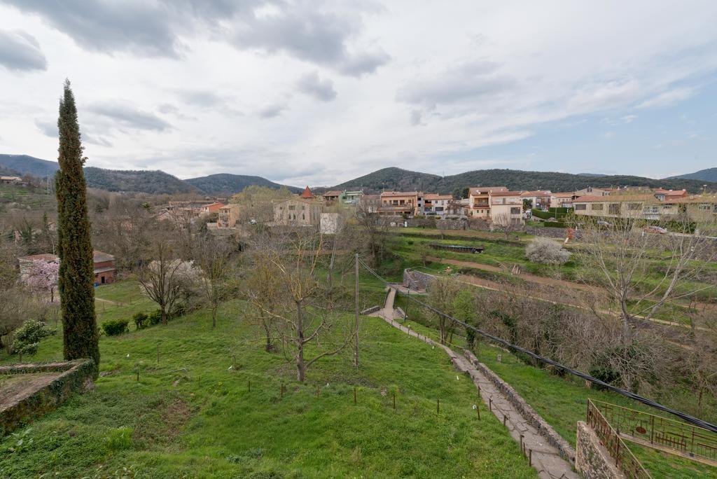 Hotel Cal Sastre Santa Pau Luaran gambar