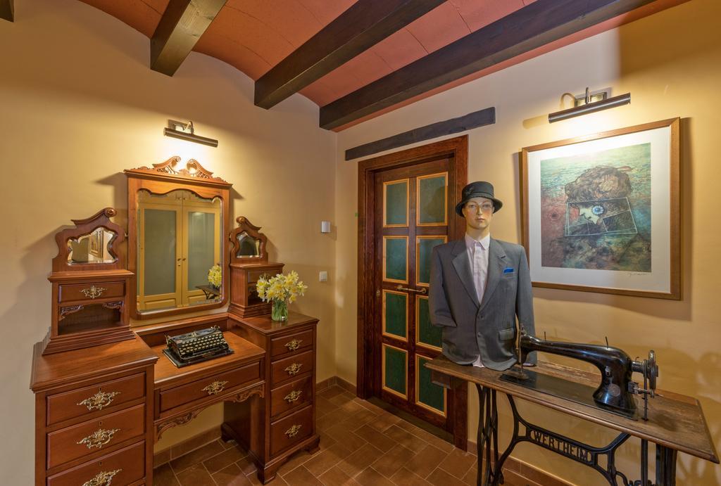 Hotel Cal Sastre Santa Pau Luaran gambar